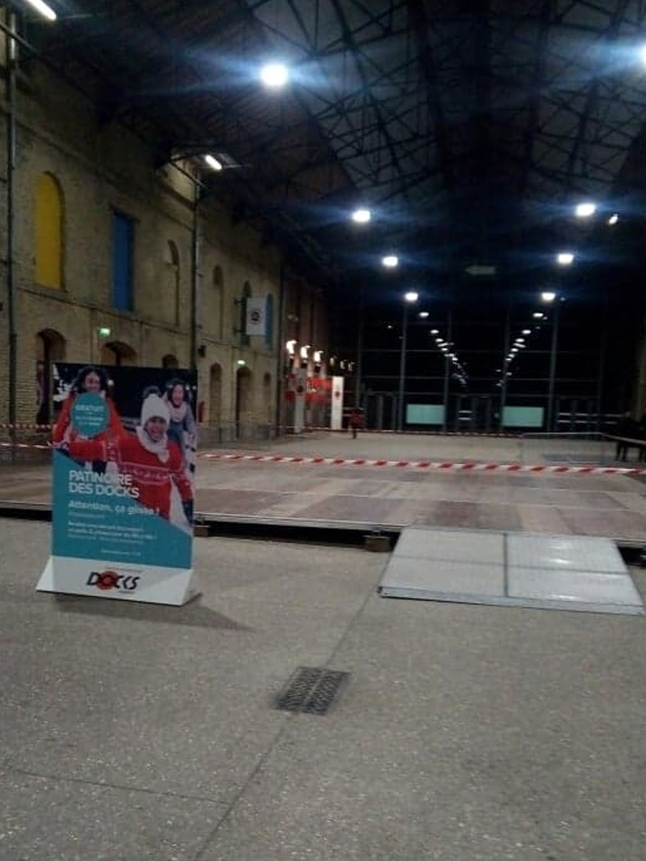 Dalles auto-lubrifiées